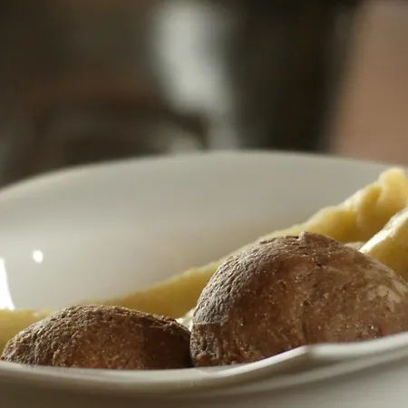 Cascina Facelli - Luxury Bed & Breakfast 4*