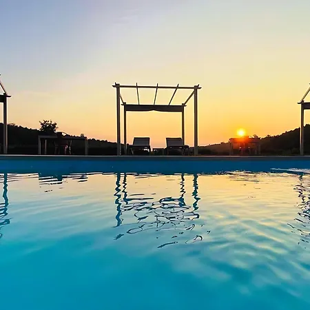 Cascina Facelli - Luxury Bed & Breakfast 4*