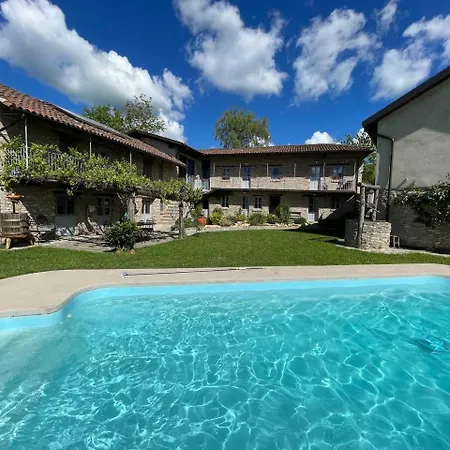 Cascina Facelli - Luxury Bed & Breakfast 4*